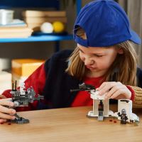 LEGO® Star Wars™ 75444 Útok AT-RT™ (2)