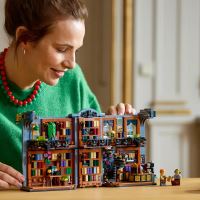 LEGO® Icons 11379 Knižní zarážka: Knihkupectví (1)