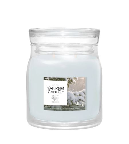 Yankee Candle Snow Kissed Pine Signature vonná svíčka 368 g