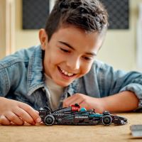 LEGO® Speed Champions 77244 Závodní auto Mercedes-AMG F1® W15 (4)
