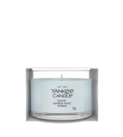 Yankee Candle Snow Kissed Pine votivní svíčka ve skle 37 g