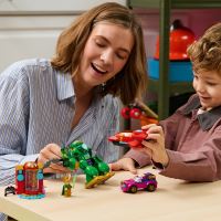 LEGO® Disney Junior Marvel 11211 Loki vs. Iron Manův tým (2)