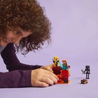 LEGO® Minecraft® 21266 Lávová bitva v Netheru (1)