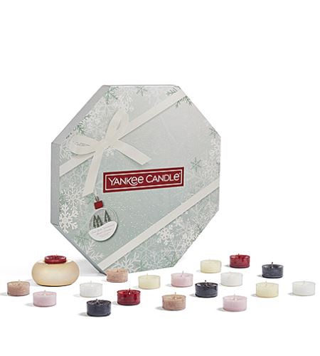 Yankee Candle Snow Globe Wonderland adventní kalendář věnec čajová svíčka 24 x 9,8 g + skleněný svícen